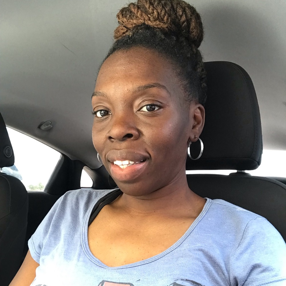 Meet your Posher, Evela